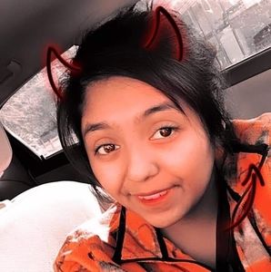 Meet your Posher, Corina